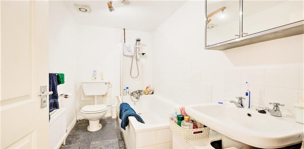 			2 Bedroom, 1 bath, 1 reception Flat			 Gascony Avenue, West Hampstead